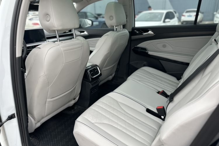 Used Volkswagen ID.6 X 2023 Ultra-Intelligent Long-Range Version Interior 5