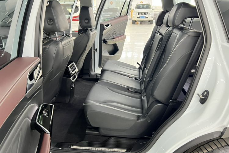 Used Volkswagen ID.6 X 2023 Upgraded Model Pure Long-Range Version Interior 5