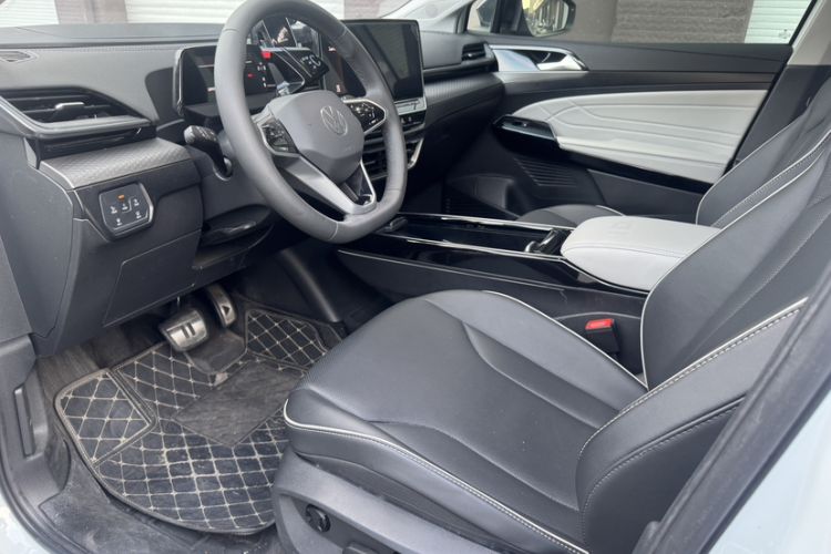 Used Volkswagen ID.6 X 2023 Pure Long-Range Version Interior 7