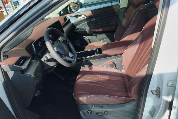 Used Volkswagen ID.6 X 2023 Upgraded Model Ultra-Long Range Version Left Front Seat