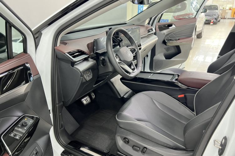 Used Volkswagen ID.6 X 2023 Upgraded Model Pure Long-Range Version Left Front Seat