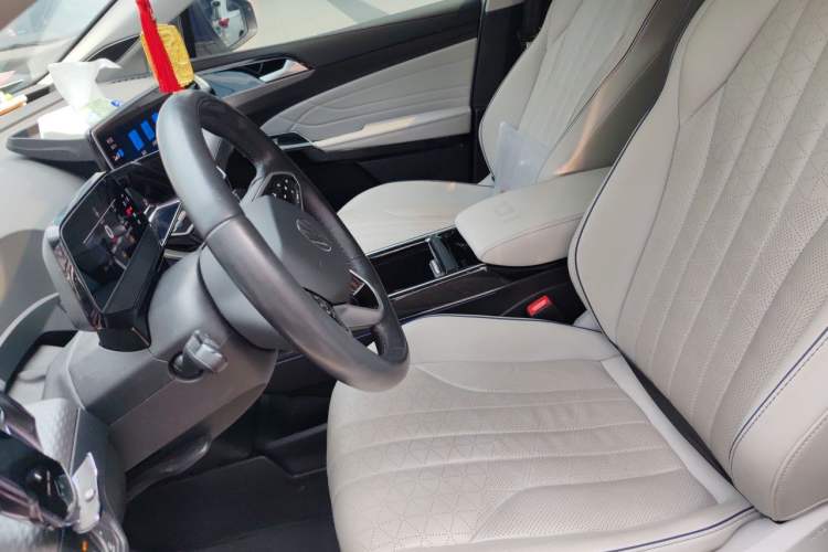 Used Volkswagen ID.6 X 2023 Upgraded Version Kinetic All-Wheel Drive Edition Left Front Seat