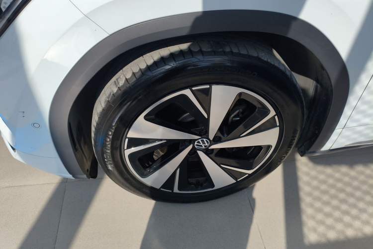 Used Volkswagen ID.6 X 2023 Upgraded Model Ultra-Long Range Version Left Front Wheel Hub