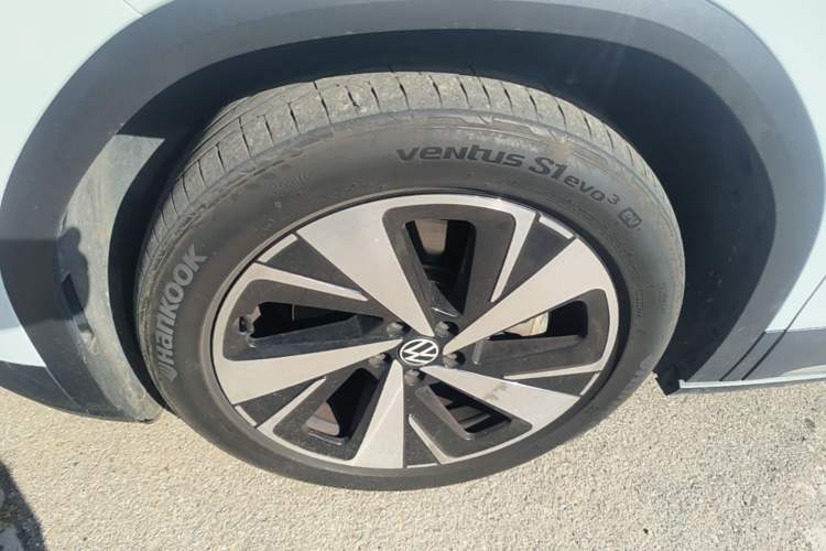Used Volkswagen ID.6 X 2023 Ultra-Intelligent Long-Range Version Left Front Wheel Hub