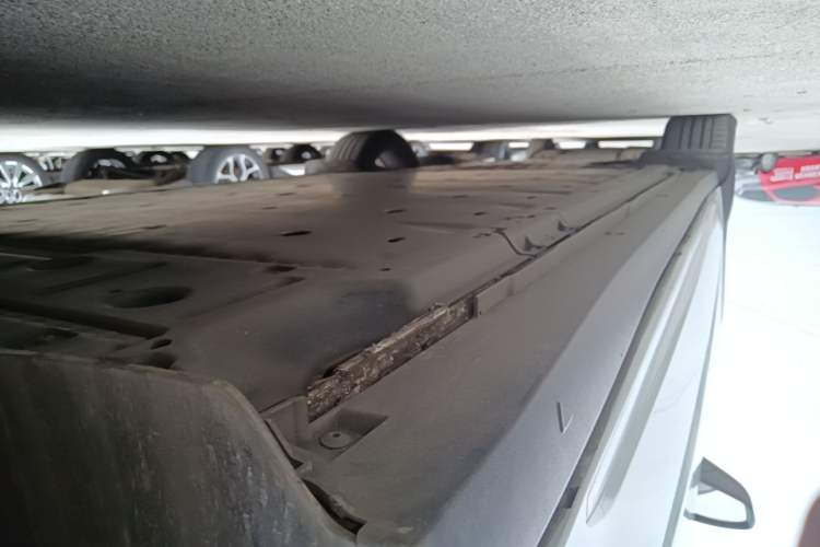 Used Volkswagen ID.6 X 2023 Upgraded Model Pure Long-Range Version Left Side Sill