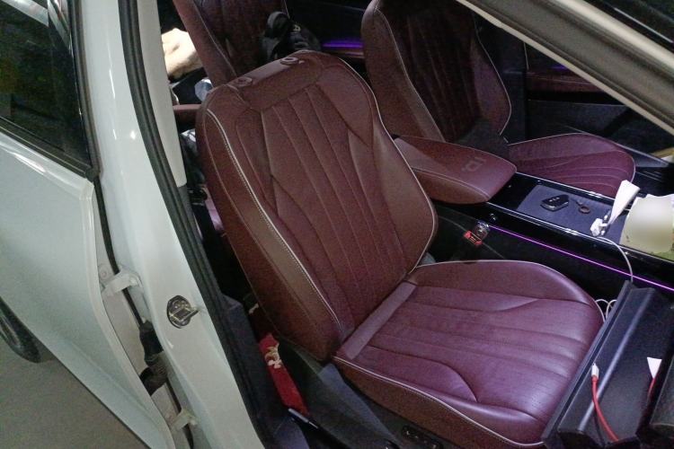 Used Volkswagen ID.6 X 2023 Ultra-Intelligent Long-Range Version Right Front Seat