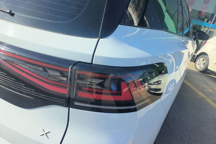 Used Volkswagen ID.6 X 2023 Ultra-Intelligent Long-Range Version Right Rear Taillight