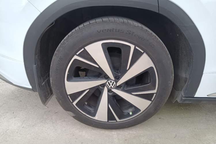 Used Volkswagen ID.6 X 2023 Upgraded Model Pure Long-Range Version Right Rear Wheel Hub