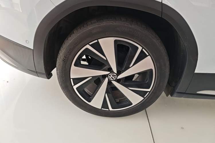 Used Volkswagen ID.6 X 2023 Ultra-Intelligent Long-Range Version Right Rear Wheel Hub