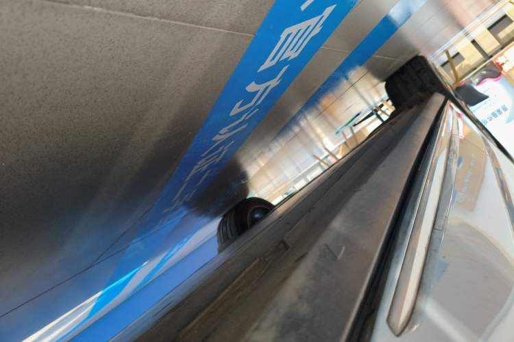 Used Volkswagen ID.6 X 2023 Upgraded Model Ultra-Long Range Version Right Side Sill