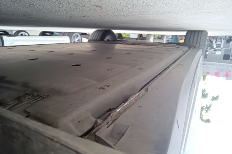 Used Volkswagen ID.6 X 2023 Upgraded Model Pure Long-Range Version Right Side Sill