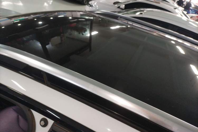 Used Volkswagen ID.6 X 2023 Pure Long-Range Version Roof