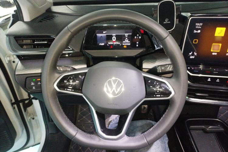 Used Volkswagen ID.6 X 2023 Pure Long-Range Version Steering Wheel