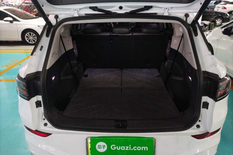 Used Volkswagen ID.6 X 2023 Pure Long-Range Version Trunk