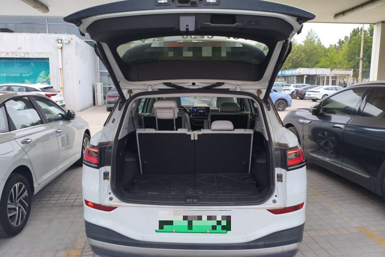 Used Volkswagen ID.6 X 2023 Ultra-Intelligent Long-Range Version Trunk