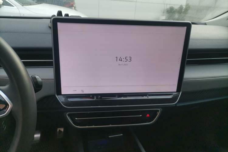 Used Volkswagen ID.7 VIZZION 2024 AIR model Audio And AC Panel