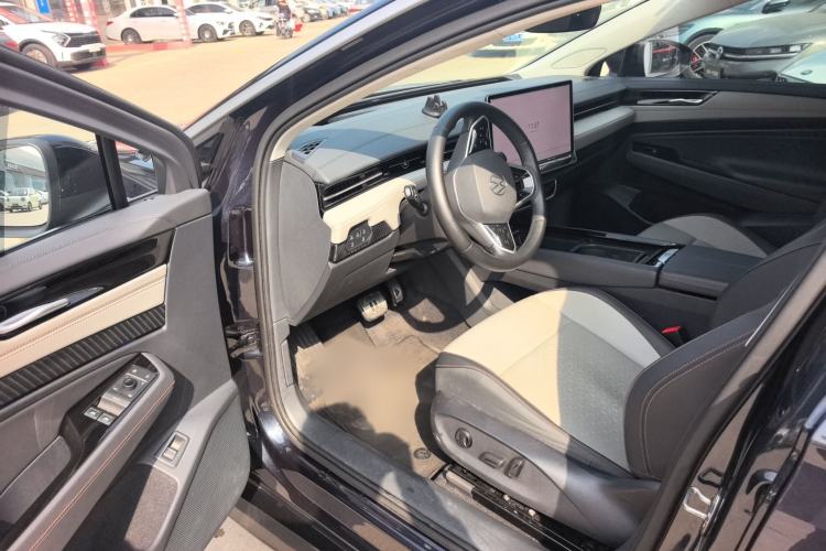 Used Volkswagen ID.7 VIZZION 2024 AIR model Interior 2
