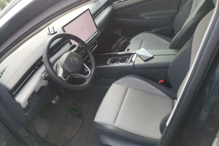 Used Volkswagen ID.7 VIZZION 2024 AIR model Left Front Seat