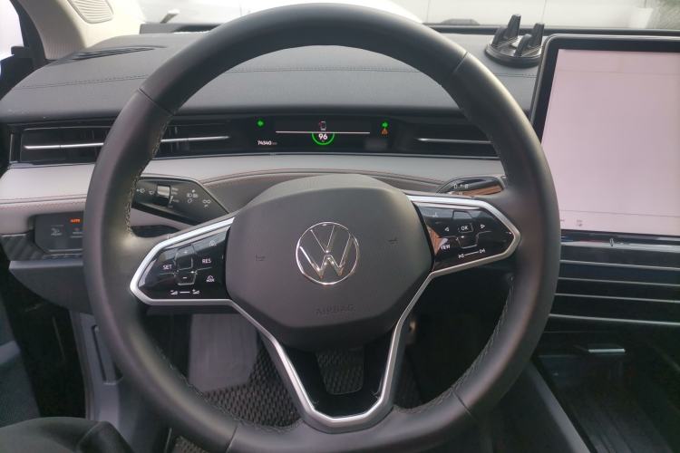Used Volkswagen ID.7 VIZZION 2024 AIR model Steering Wheel
