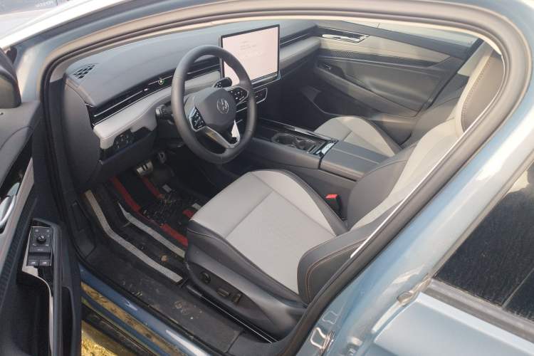 Used Volkswagen ID.7 VIZZION 2024 AIR model Driver Seat