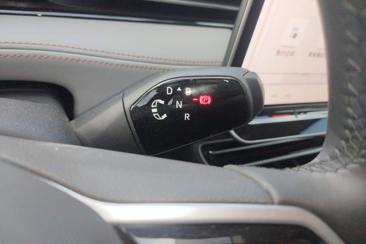 Used Volkswagen ID.7 VIZZION 2024 AIR model Gear Lever
