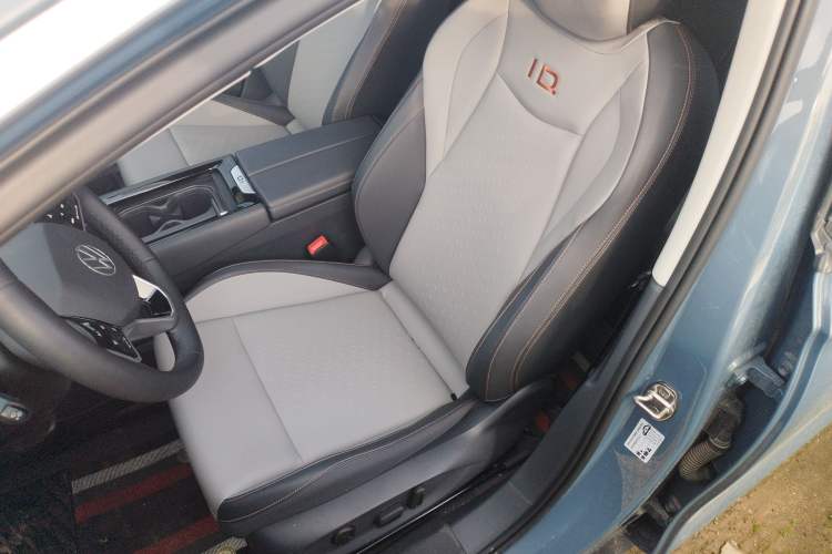 Used Volkswagen ID.7 VIZZION 2024 AIR model Left Front Seat