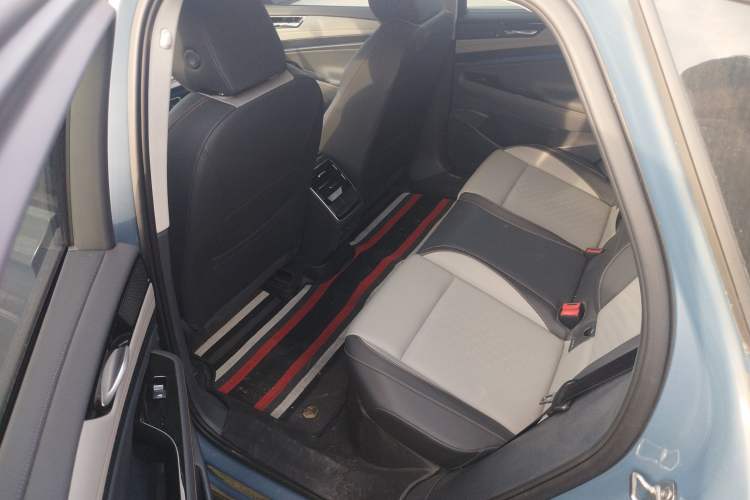 Used Volkswagen ID.7 VIZZION 2024 AIR model Left Rear Seat