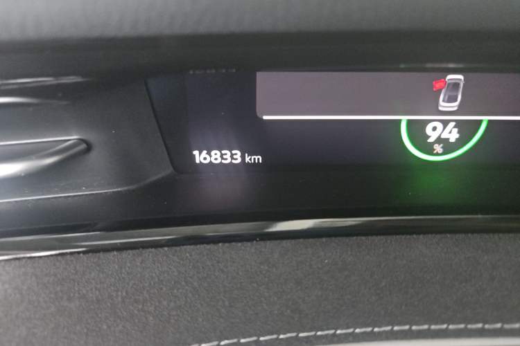 Used Volkswagen ID.7 VIZZION 2024 PRO Model Odometer Close Up