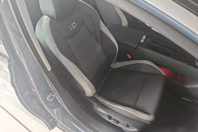 Used Volkswagen ID.7 VIZZION 2024 PRO Model Right Front Seat