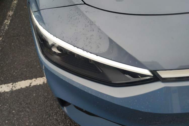 Used Volkswagen ID.7 VIZZION 2024 First Edition Right Front Headlight