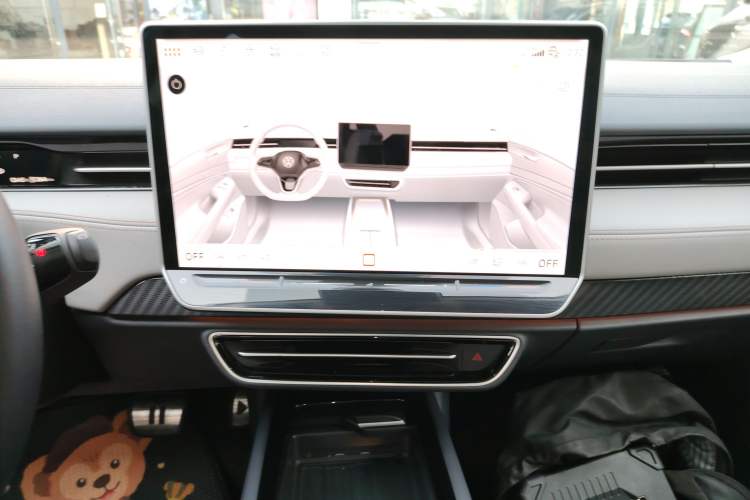 Used Volkswagen ID.7 VIZZION 2024 AIR model Audio And AC Panel