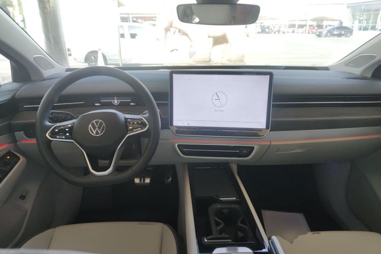 Used Volkswagen ID.7 VIZZION 2024 First Edition Center Console