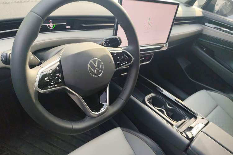 Used Volkswagen ID.7 VIZZION 2024 AIR model Center Console