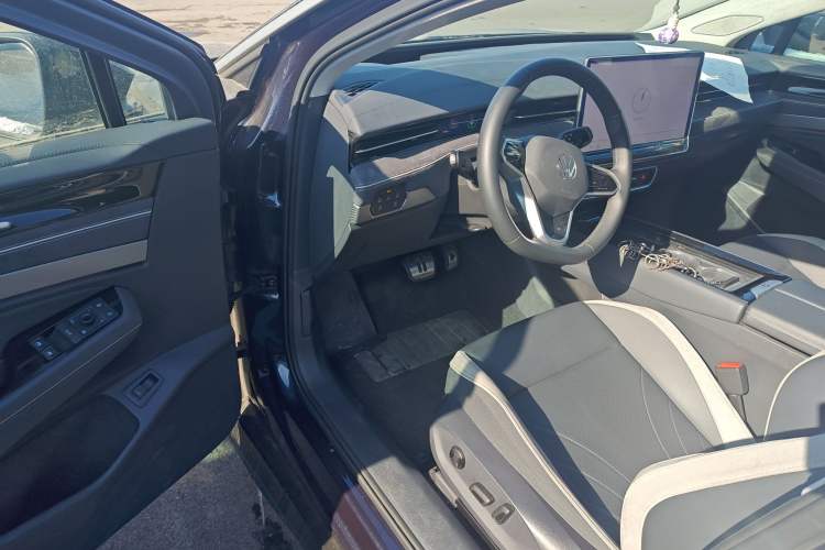 Used Volkswagen ID.7 VIZZION 2024 First Edition Driver Seat