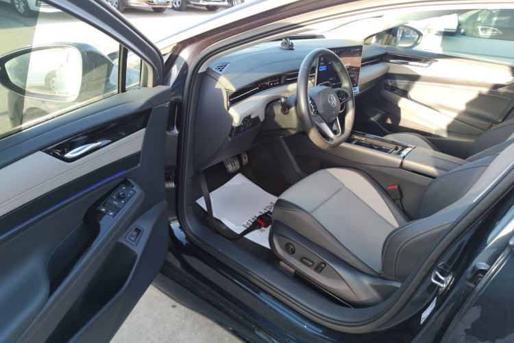 Used Volkswagen ID.7 VIZZION 2024 AIR model Driver Seat