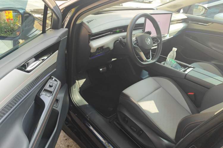 Used Volkswagen ID.7 VIZZION 2024 AIR model Driver Seat