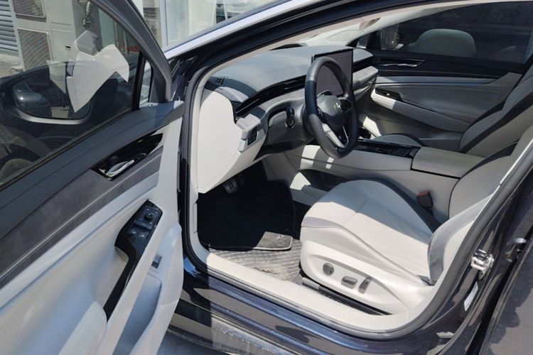 Used Volkswagen ID.7 VIZZION 2024 First Edition Driver Seat