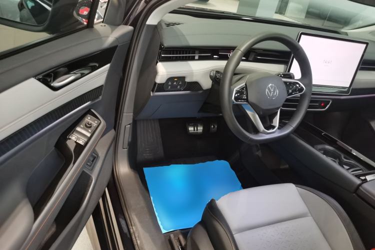 Used Volkswagen ID.7 VIZZION 2024 AIR model Driver Seat