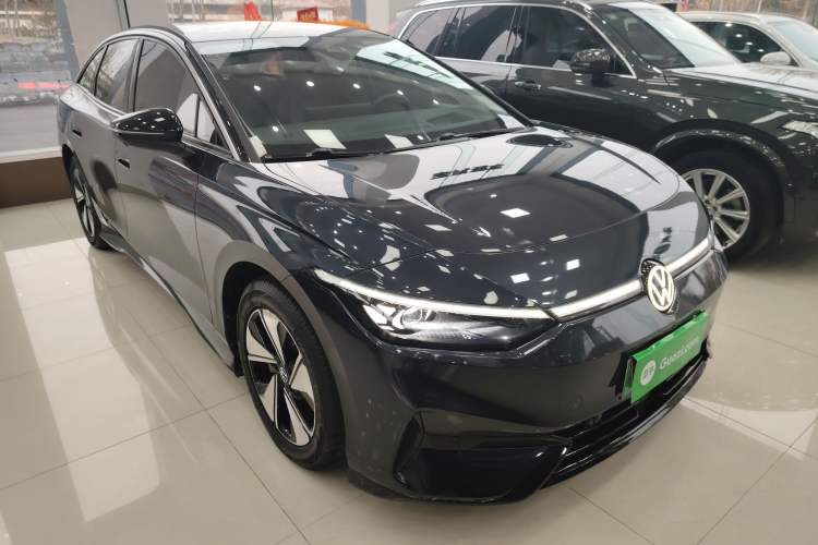 Used Volkswagen ID.7 VIZZION 2024 AIR model Front Right 45 Deg