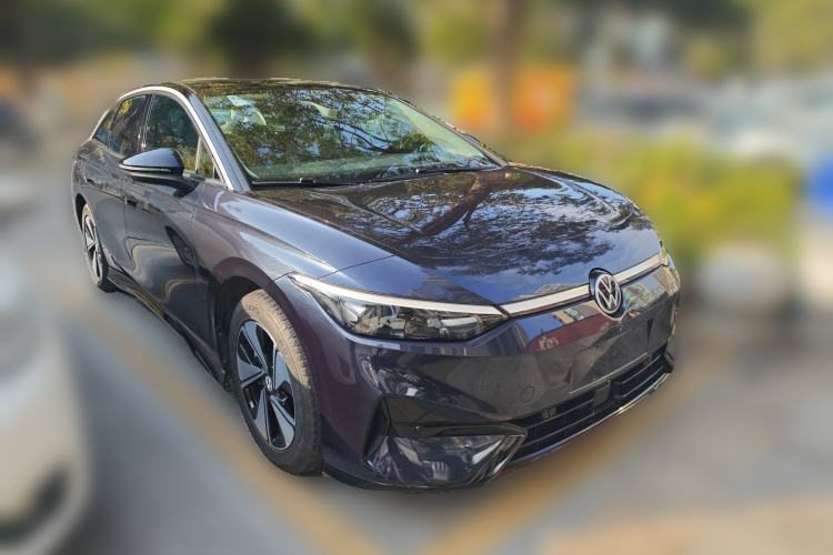 Used Volkswagen ID.7 VIZZION 2024 AIR model Front Right 45 Deg