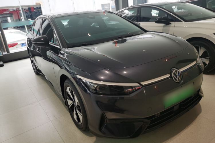 Used Volkswagen ID.7 VIZZION 2024 AIR model Front Right 45 Deg