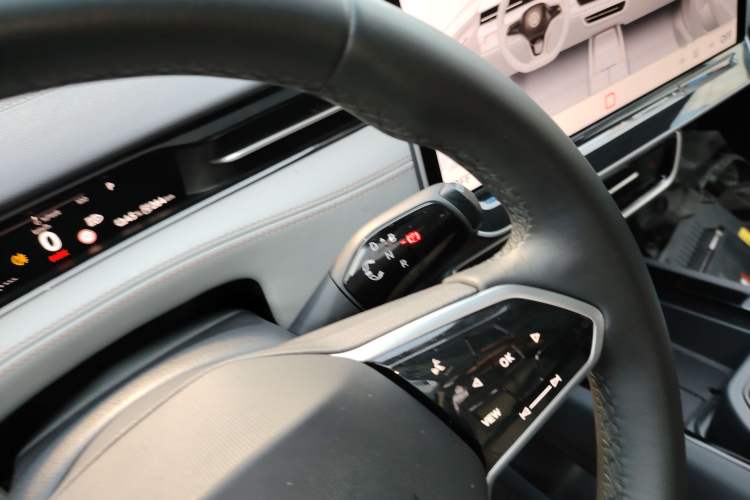 Used Volkswagen ID.7 VIZZION 2024 AIR model Gear Lever