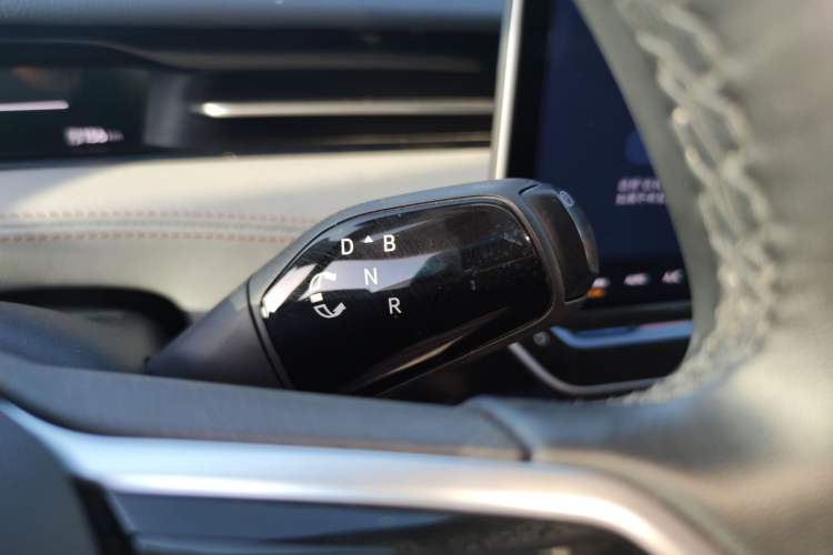 Used Volkswagen ID.7 VIZZION 2024 AIR model Gear Lever