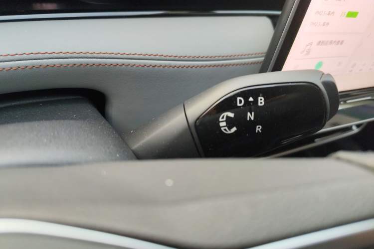 Used Volkswagen ID.7 VIZZION 2024 AIR model Gear Lever