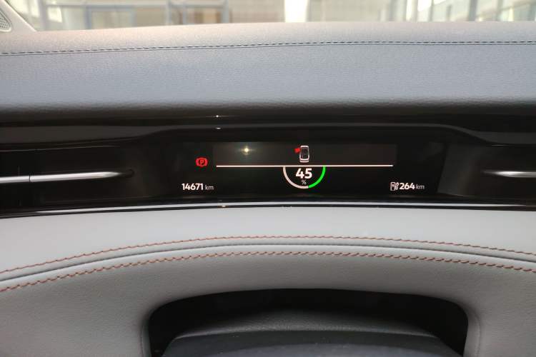 Used Volkswagen ID.7 VIZZION 2024 AIR model Instrument Cluster