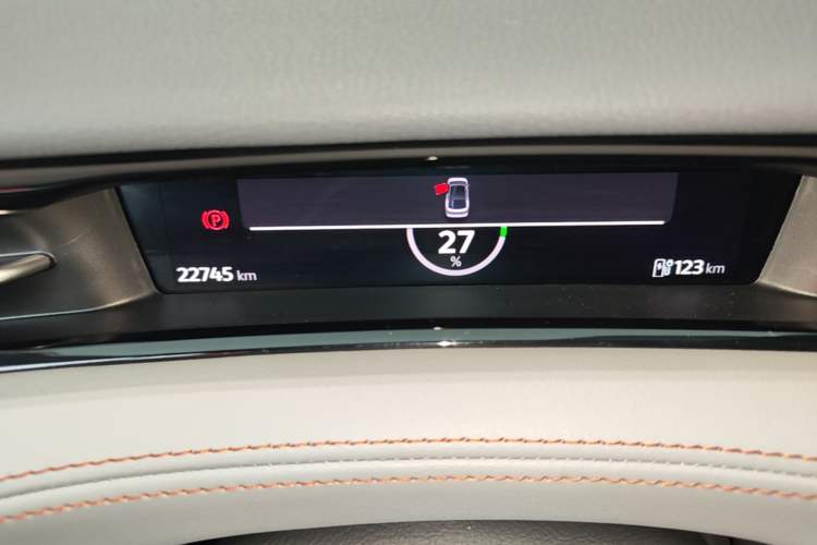 Used Volkswagen ID.7 VIZZION 2024 AIR model Instrument Cluster