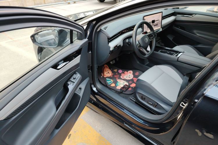 Used Volkswagen ID.7 VIZZION 2024 AIR model Interior 3
