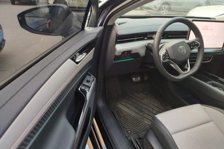 Used Volkswagen ID.7 VIZZION 2024 AIR model Interior 3