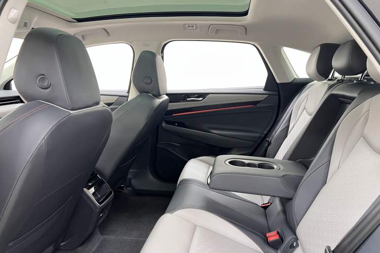 Used Volkswagen ID.7 VIZZION 2024 AIR model Interior 4