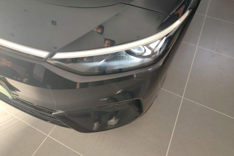 Used Volkswagen ID.7 VIZZION 2024 AIR model Left Front Headlight